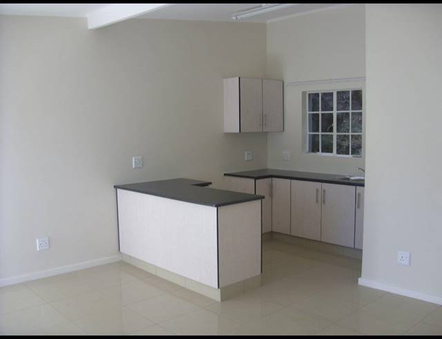2 BEDROOM SECTIONAL TITLE TO LET IN PRESTBURY